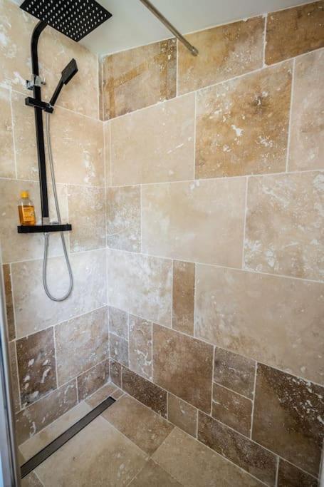 Chalet Maisonnette Au Calme, Proche Cdg, Parc Expo, Arena *